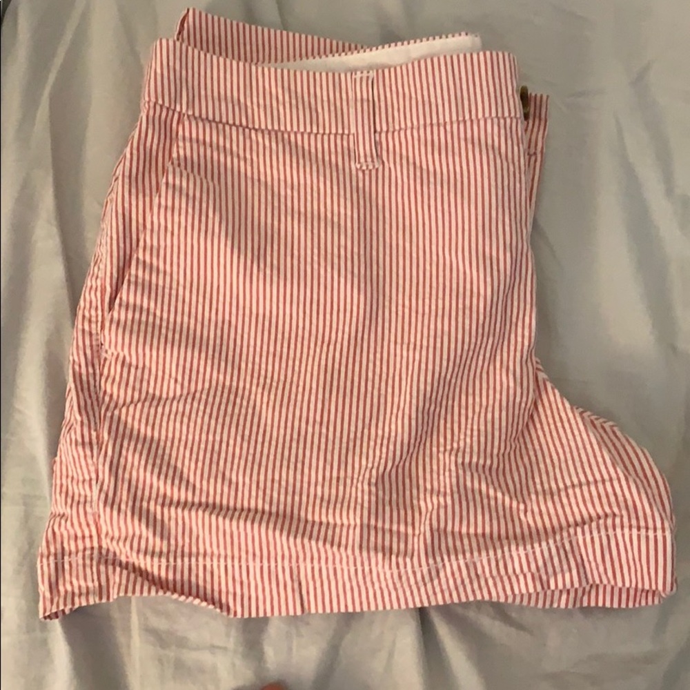 Old navy red seer sucker short 3.5” size 4